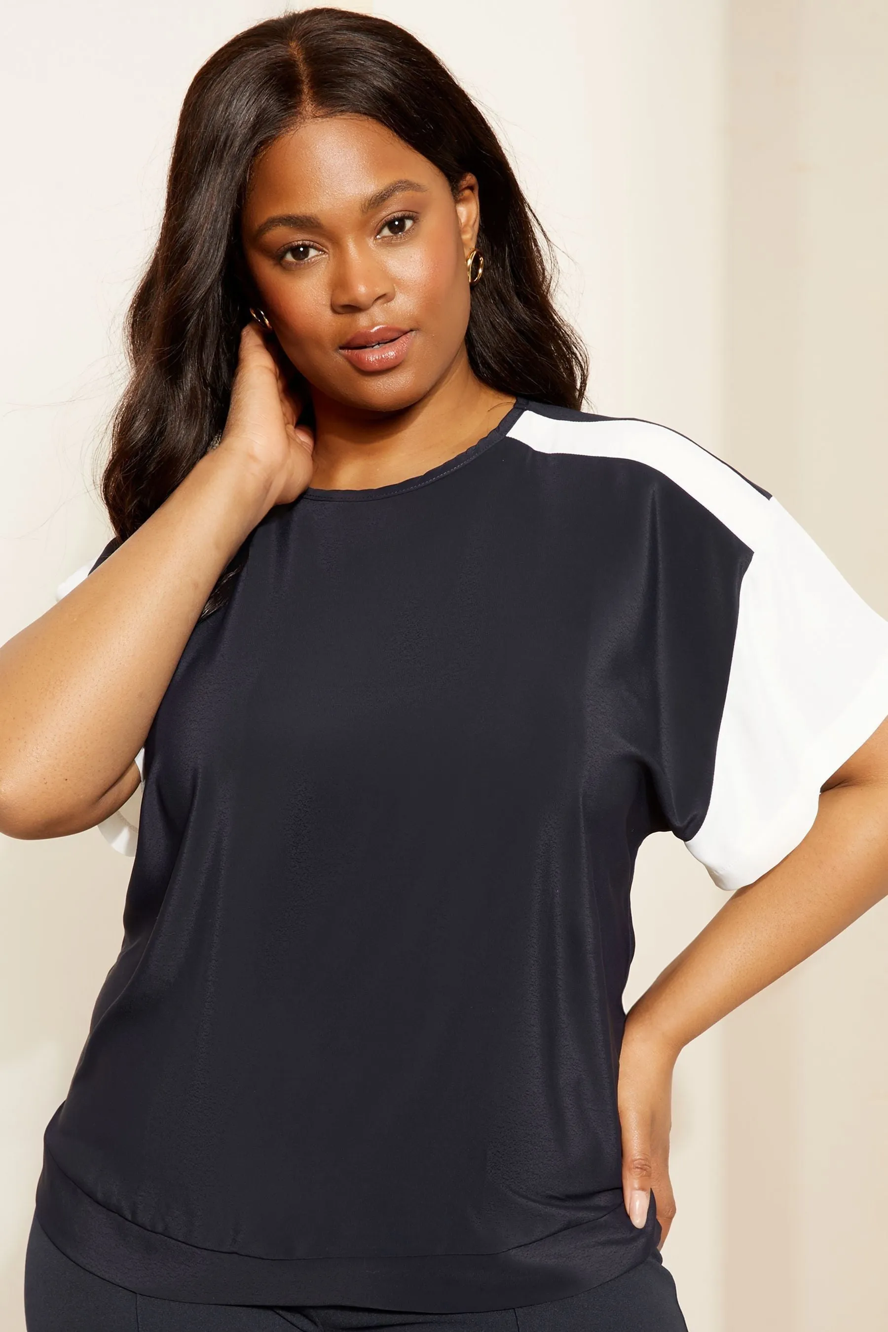 Curves Like These Manica corta - Blusa con scollo rotondo