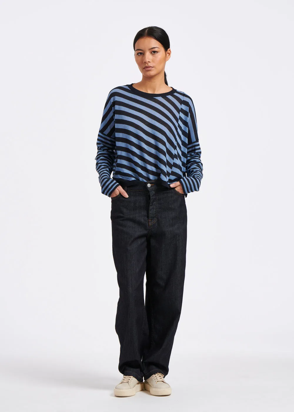Pull oversize à rayures bleues en maille fine